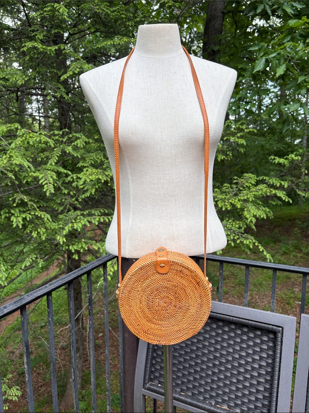 Amerii Round rattan wicker Crossbody Bag in Tan